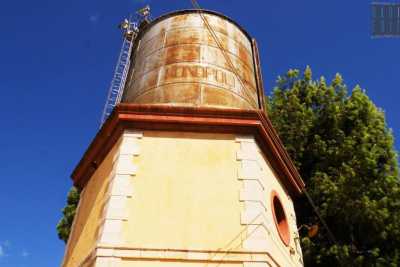 Quella strana costruzione nella stazione di Monopoli: �E' un'antica "torre dell'acqua"�